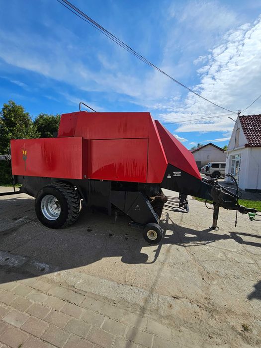 De vanzare presa de baloti patrati New Holland D1210