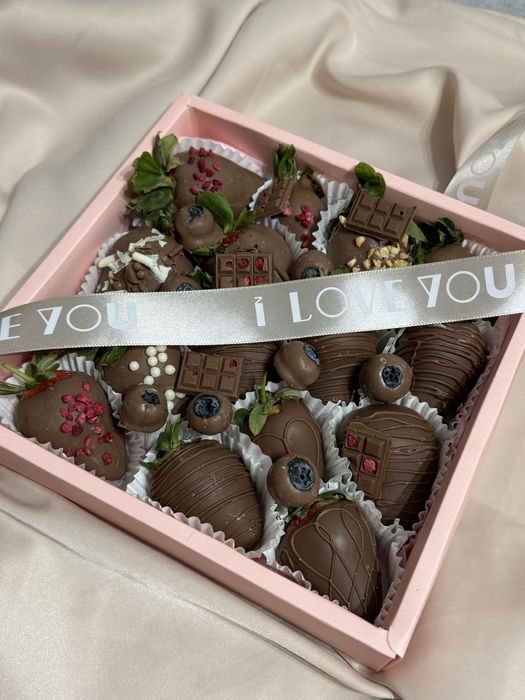 Клубника в шоколаде Ягоды в шоколаде