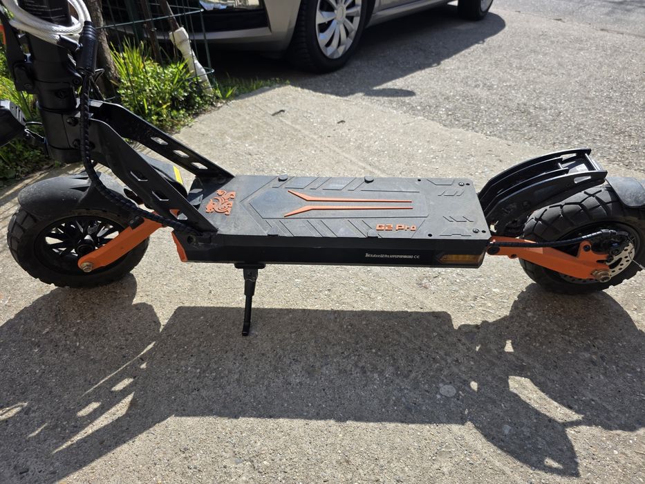 Vând trotineta Kukirin G2 Pro