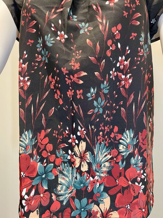 Bluza noua cu imprimeu floral marime S