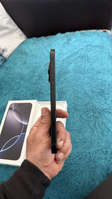 Iphone 16 pro max titanium black