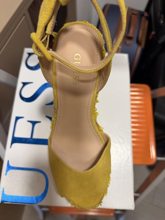 Guess сандали 35 номер