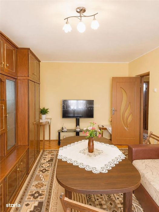 Oras Ulmeni Apartament 3 Camere Etaj 1 cu garaj si boxa