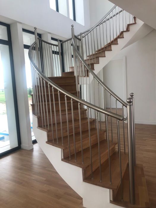 Balustrada sticla-scari-balcon-terasa