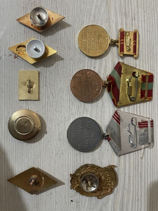 Antikivar medalar va soat
