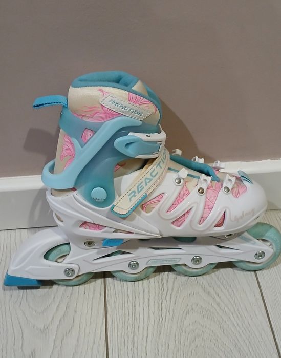 Рольковые коньки "REACTION" + набор защиты
