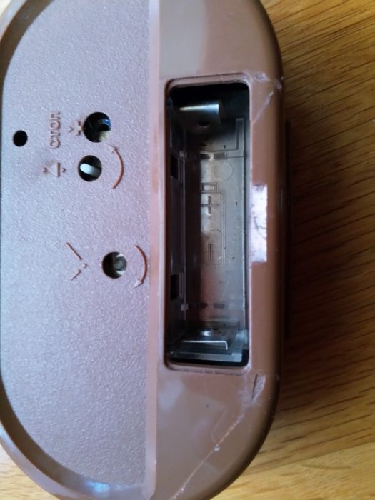 Часовник Q&Q,  часовник Янтар