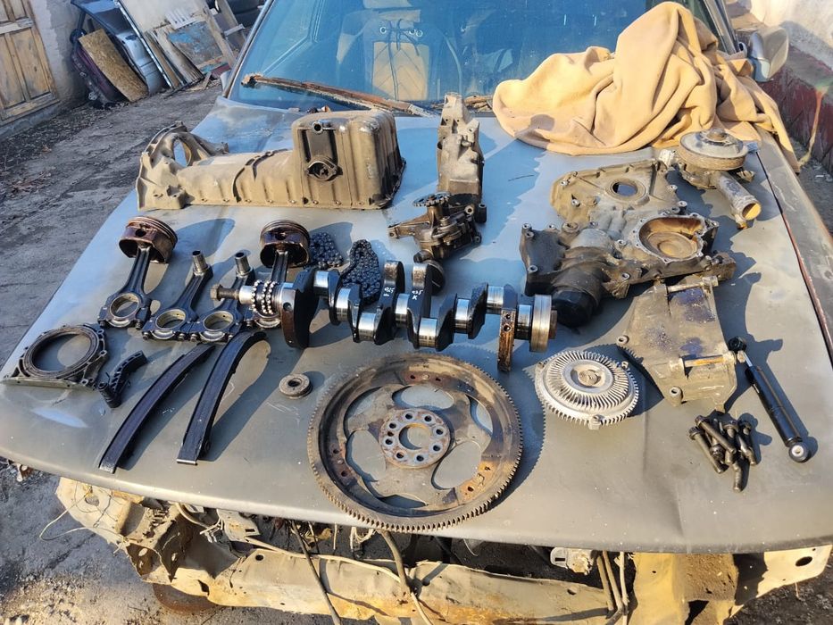 Запчасти на мерседес2,2плита мотор