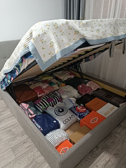 Продам двуспальную кровать