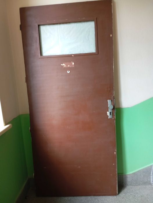 Външна дървена масивна врата