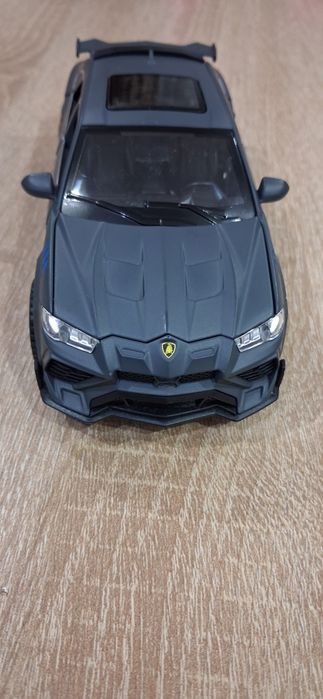 Mașinuța metalica, Lamborghini Urus