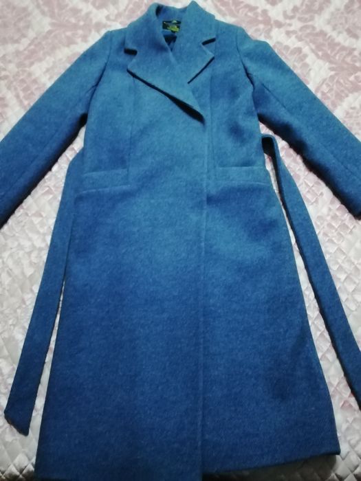 Продам демисезонное пальто