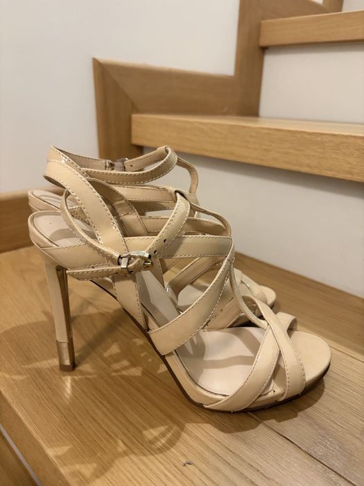Дамски сандали Guess 37 номер