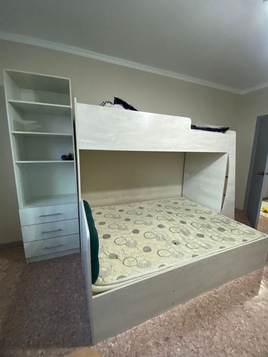 Продам детскую двухъярусная кровать