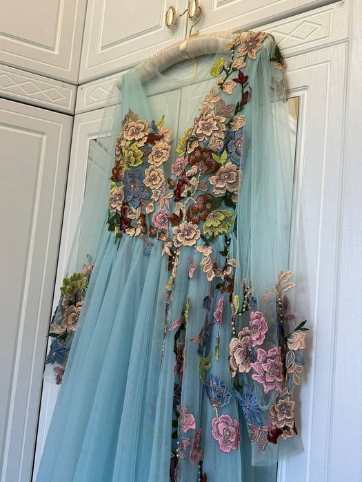 Элегантное вечернее платье