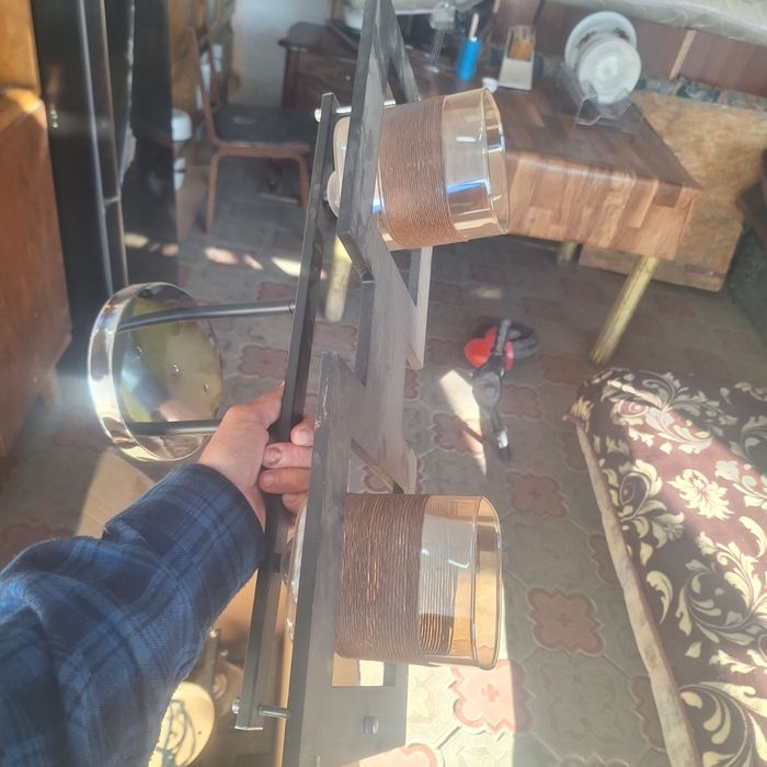 Продам две новые люстры