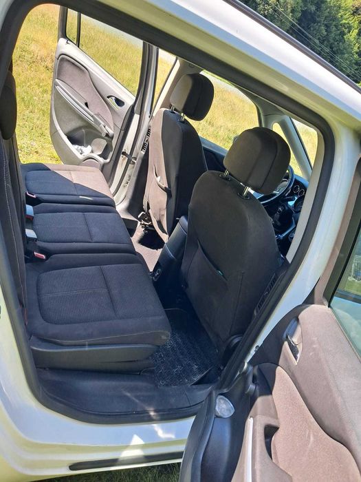 Opel Zafira Tourer 2013  1.6 diesel 143 cp