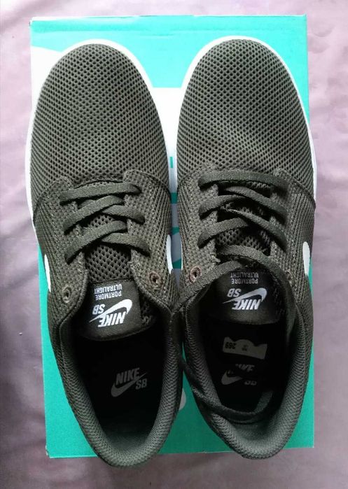 Дамски маратонки Nike