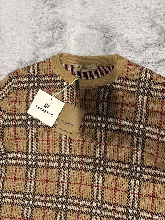 Pulover Burberry marimea M model clasic in carouri