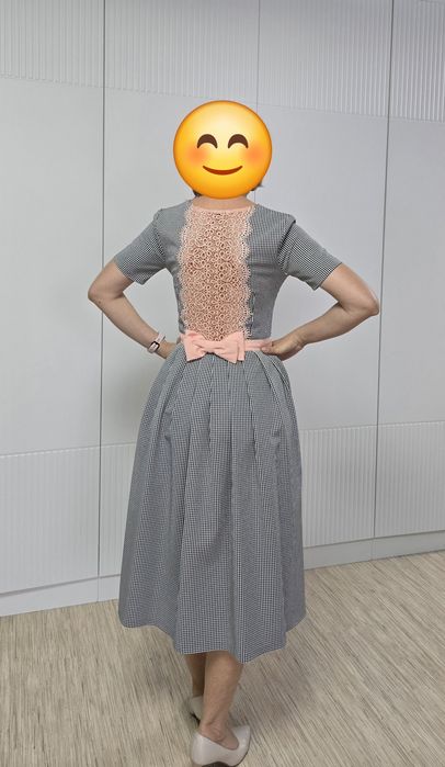 Продам 4 платья, каждое по 6000