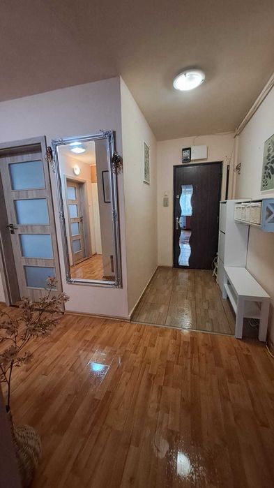 PROPRIETAR - Vând ap. 3,5 camere DECOMANDAT, 79 mp utili, în Centrul Civic. COMISION 0%. PARCARE, BOXĂ, MOBILAT și UTILAT