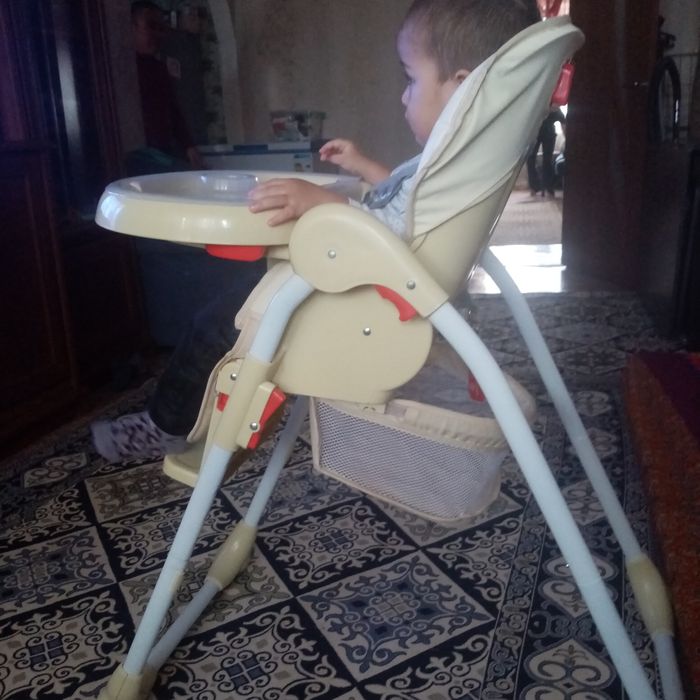 Стол для кормления