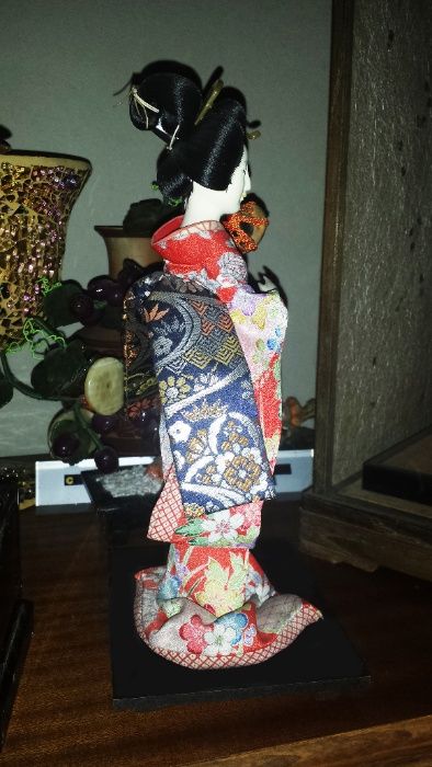 Японска колекционерска кукла Гейша