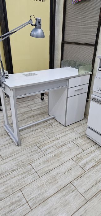 Бюро за маникюр + вграден прахоуловител Profi 1