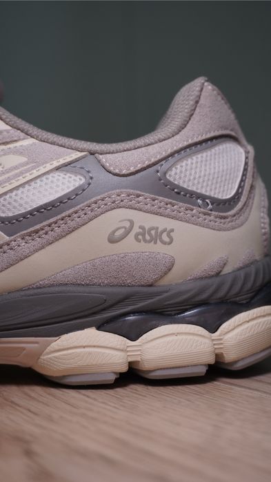Asics gel NYC 46 размер