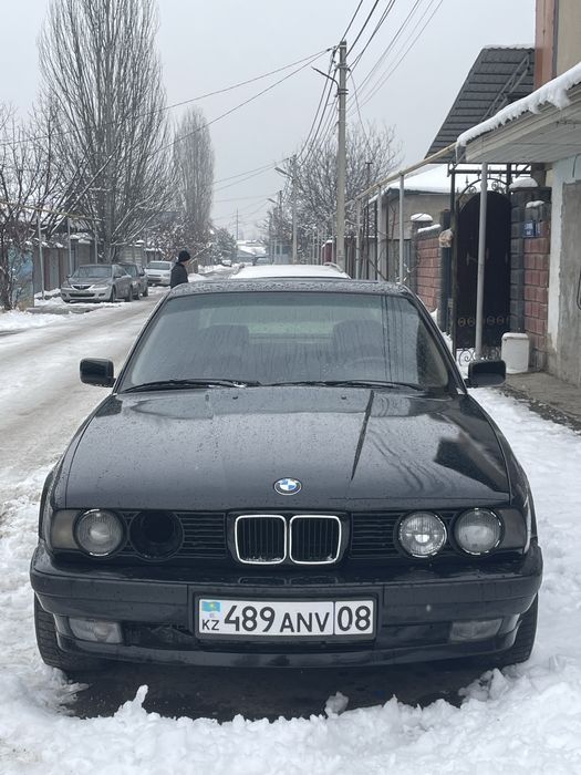 Капот на бмв Е34 в сборе