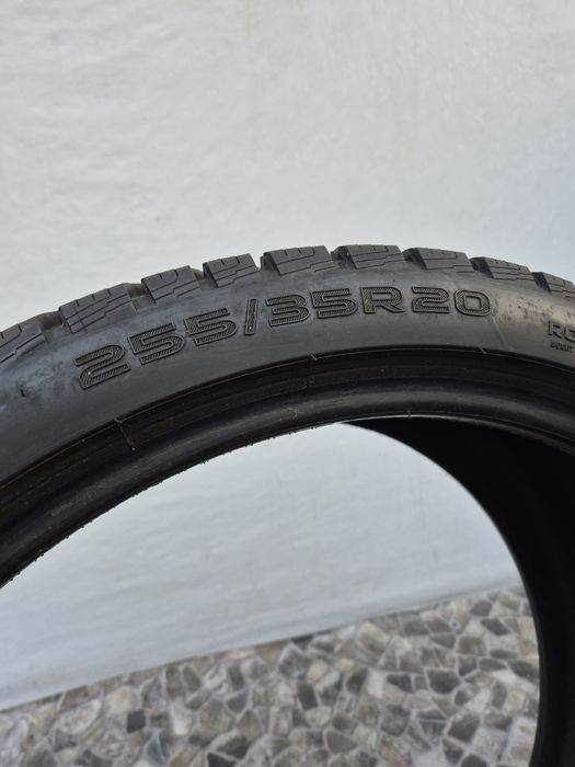 1бр 255 35 20 nokian зимна 23г