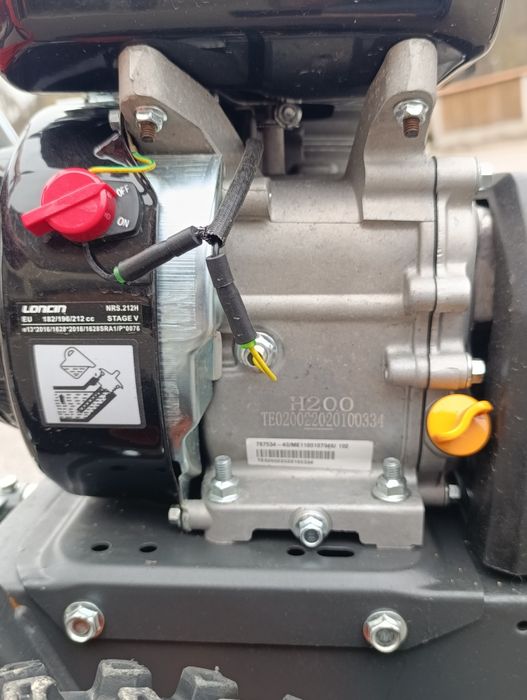 Бензинова метачна машина Fuxtec KM196-set1