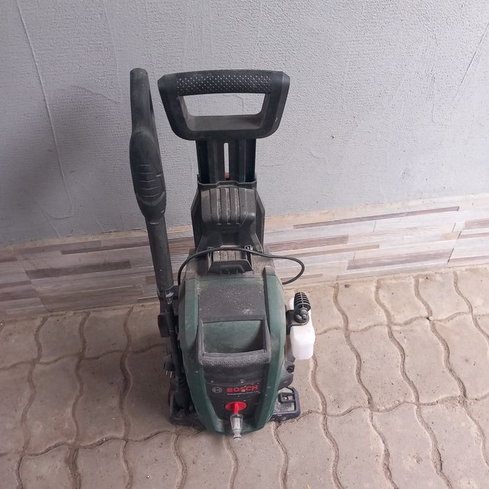 Bosch Universal Aquatak 135