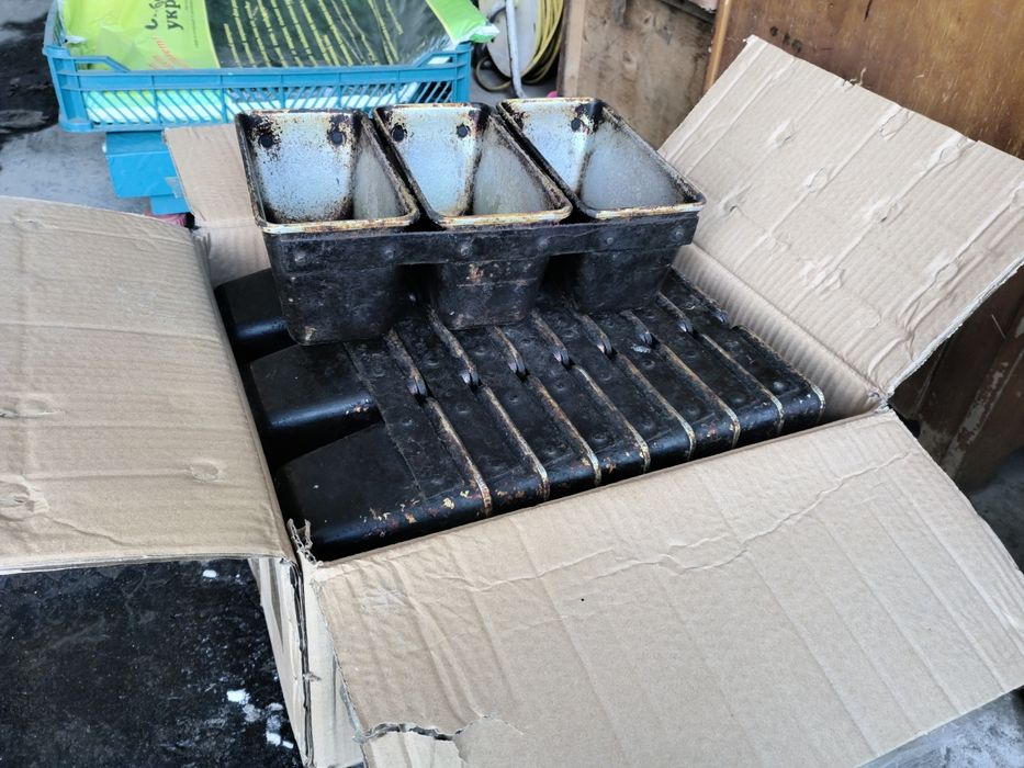 Продам срочно формы б/у для выпечки хлеба.