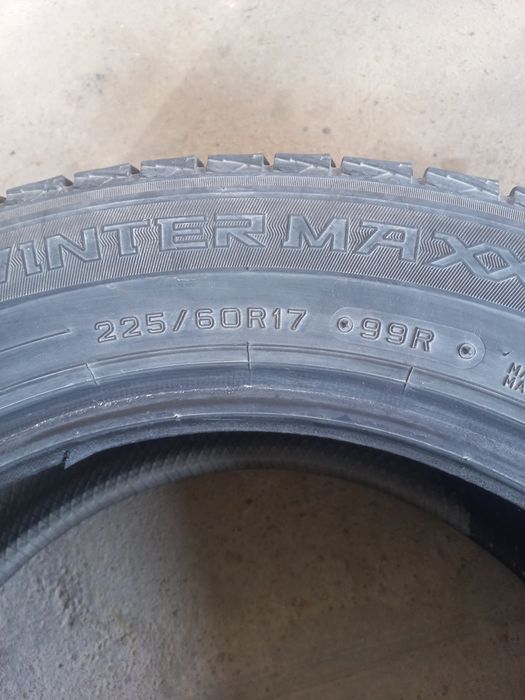 Продам автошины зимние пара 24000