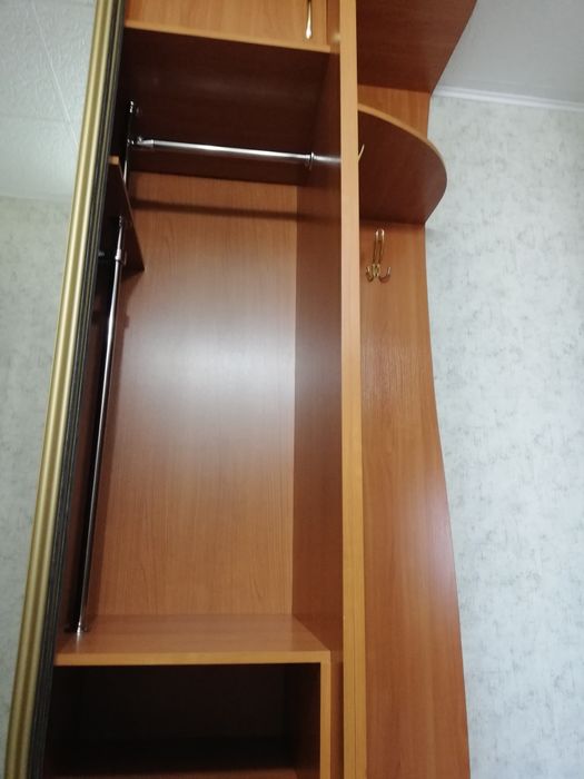 Продам угловой шкаф-купе
