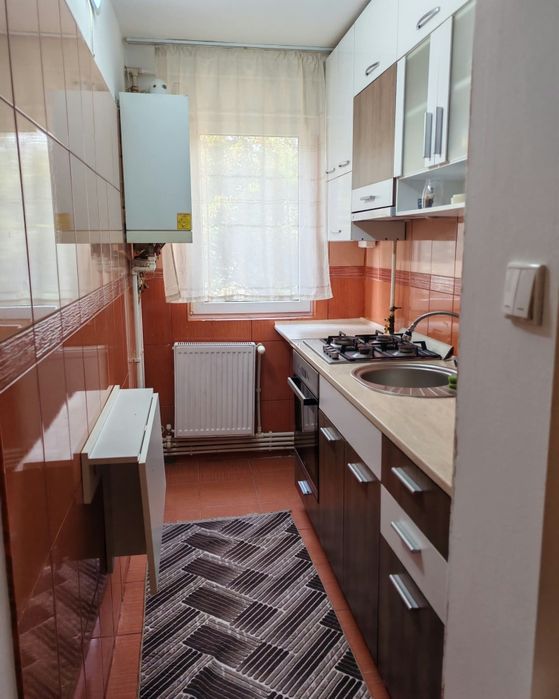 Închiriez apartament