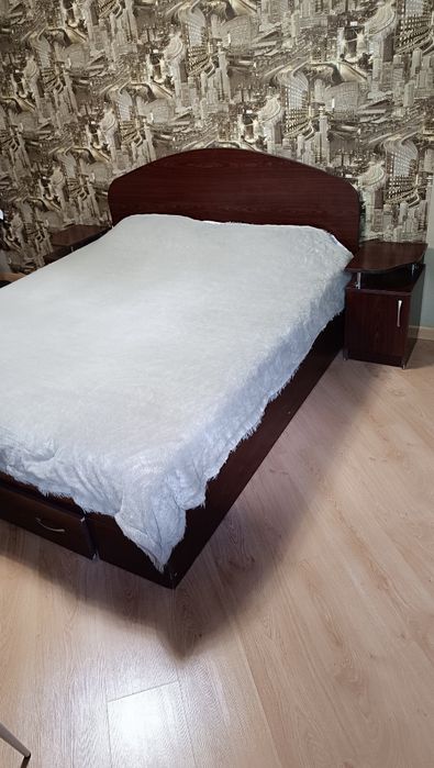 Продам кровать двухспальную