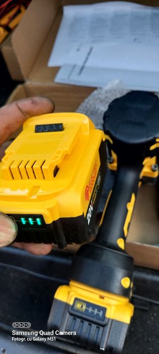 Pistol  Impact pe baterie  De-Walt