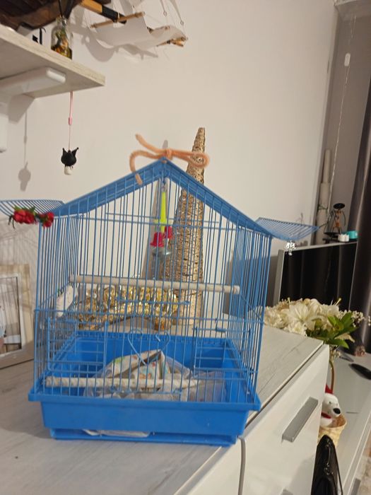 Продам клетку для попугайчиков