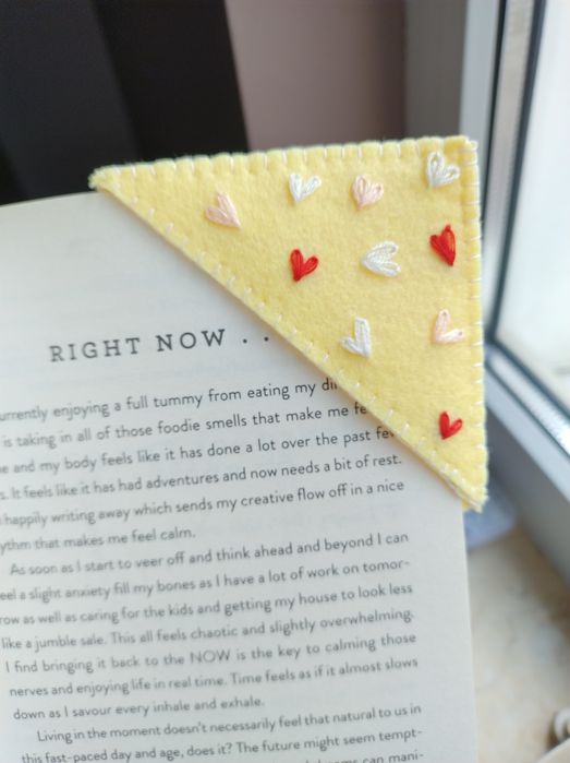 Semn de carte confecționat manual