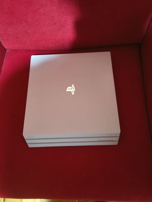 Ps4 pro varianta alba de un 1tb