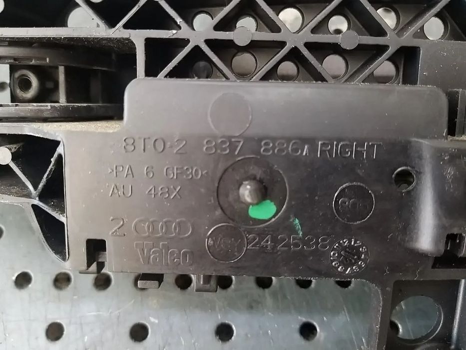 Maner usa dreapta fata audi a4 b8 8k 8t02837886