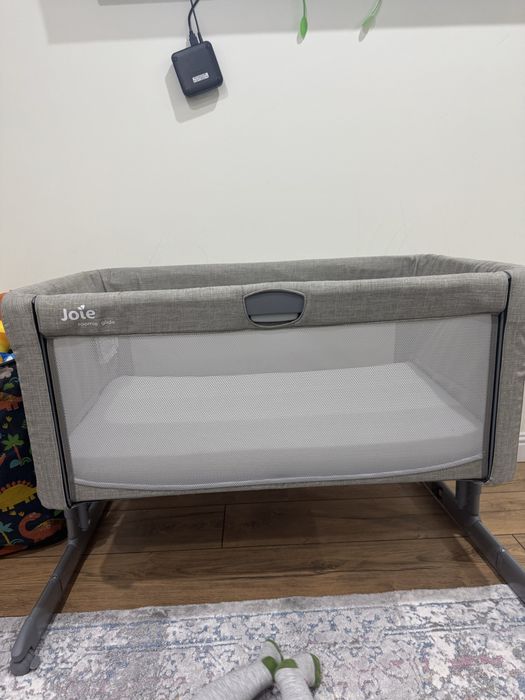Продам Joie манеж-кровать.