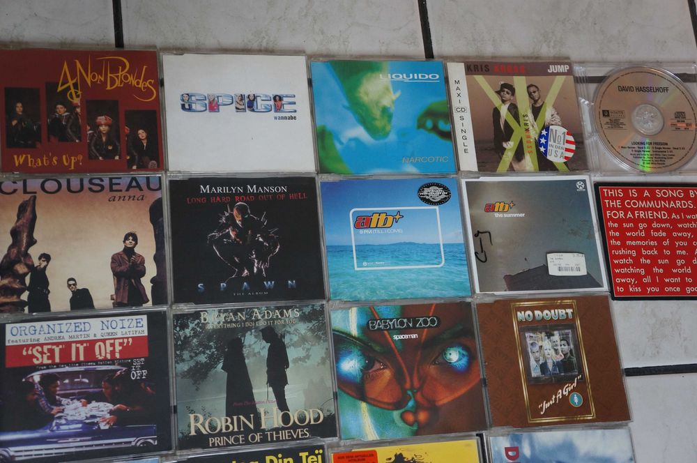 Оригинални CD макси сингли 43 бр. пакет за 10 Евро