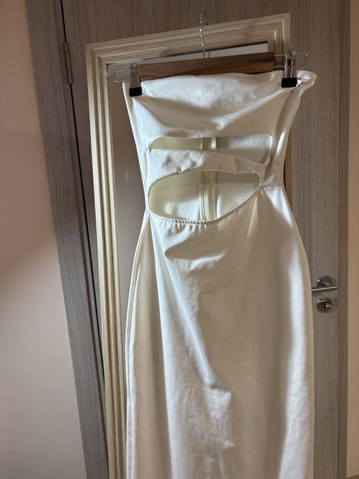 Елегантна дамска рокля