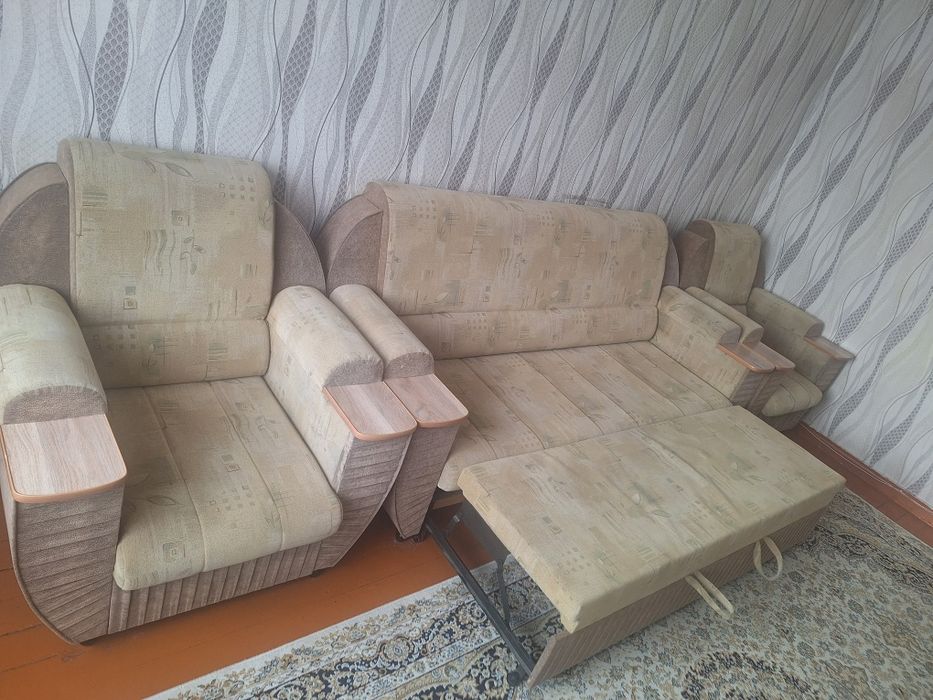 Продам диван и 2 кресла