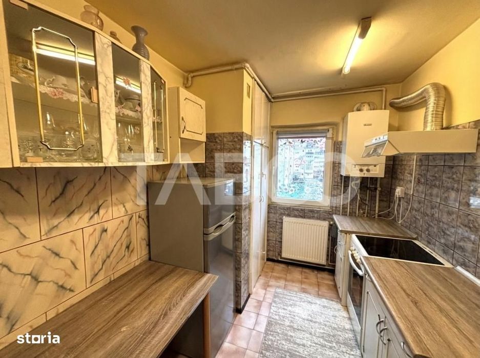 Apartament de vanzare 3 camere 55mp etaj 2+pivnita  mpu  Valea Aurie