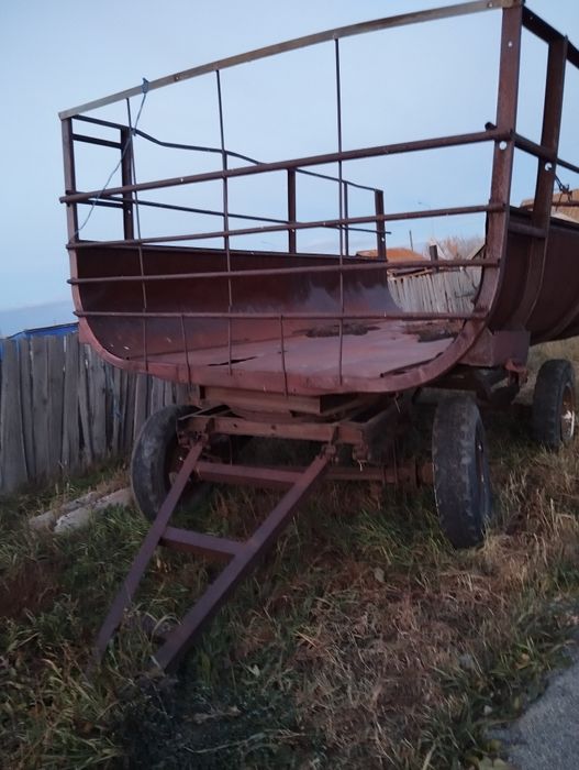 Прицеп сеновозный 2ПТС4