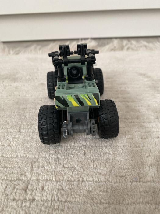 Лего машина sluban